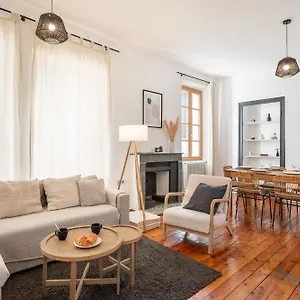 Spacieux Et Chaleureux Coeur De Appartement